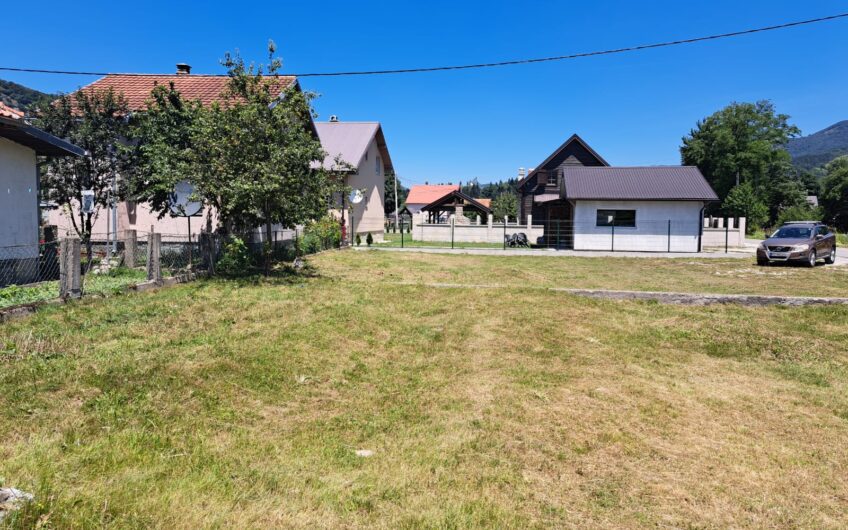 Plots in Kolašin – Zone “A”, 343 m² and 2 x 300 m²