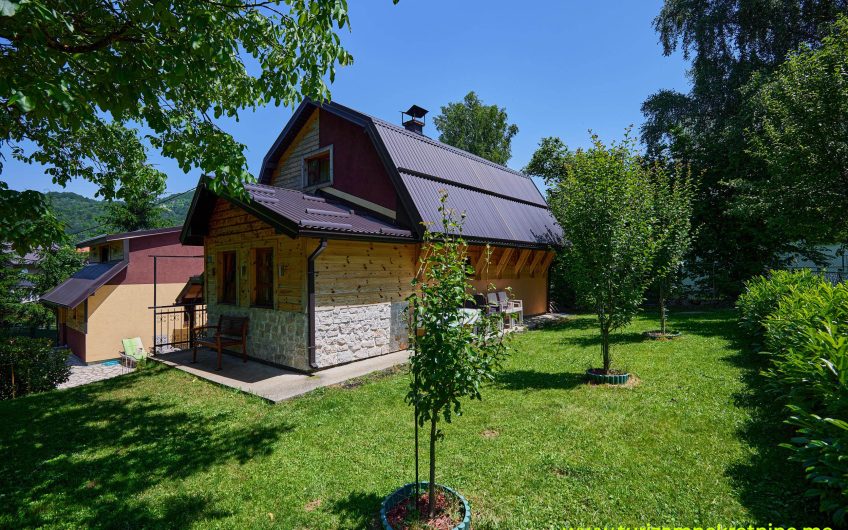 For Sale – Two Fully Equipped Houses with Auxiliary Buildings and Spacious Yard, Kolasin