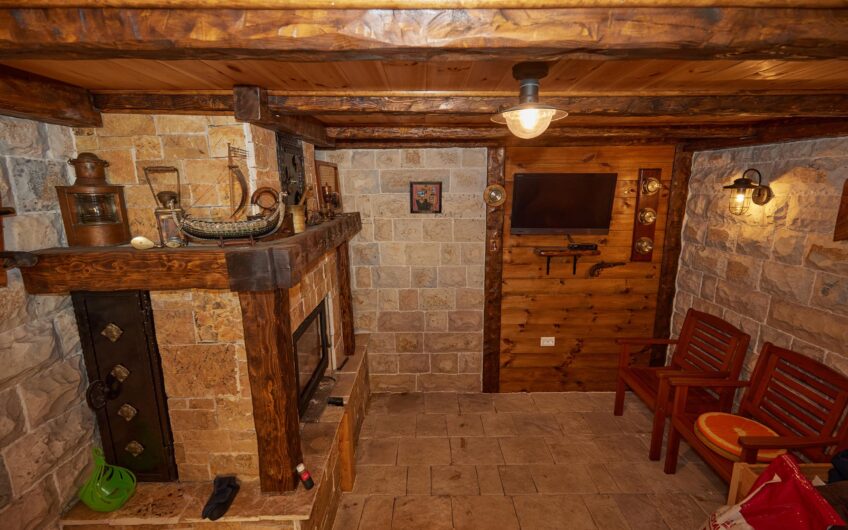 For Sale – Two Fully Equipped Houses with Auxiliary Buildings and Spacious Yard, Kolasin