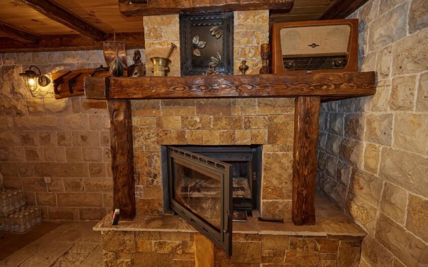 For Sale – Two Fully Equipped Houses with Auxiliary Buildings and Spacious Yard, Kolasin