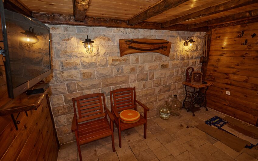 For Sale – Two Fully Equipped Houses with Auxiliary Buildings and Spacious Yard, Kolasin