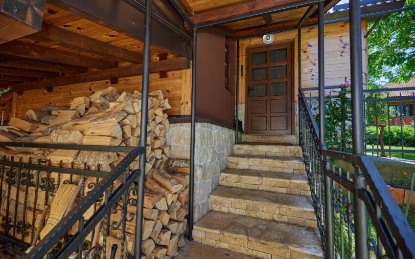 For Sale – Two Fully Equipped Houses with Auxiliary Buildings and Spacious Yard, Kolasin