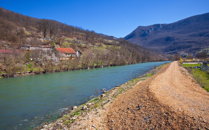 Kuća i plac Brodarevo