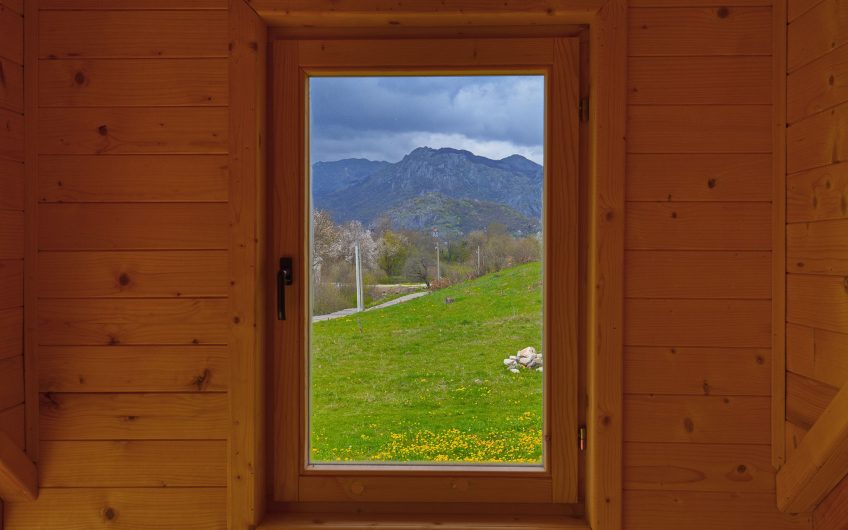 For Sale – Spacious Plot with a Built Wooden House and Full Infrastructure, Kolašin