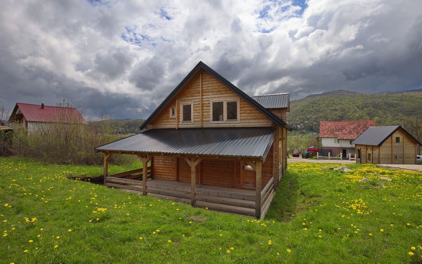 For Sale – Spacious Plot with a Built Wooden House and Full Infrastructure, Kolašin
