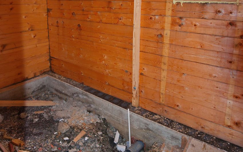 For Sale – Spacious Plot with a Built Wooden House and Full Infrastructure, Kolašin