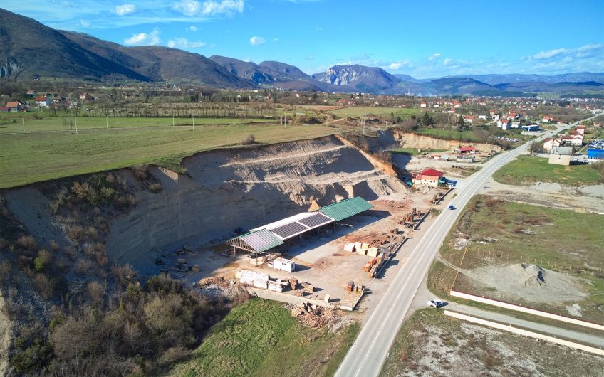 Na prodaju plac i poslovni objekat – hala (pilana) sa pratećom infrastrukturom, Berane