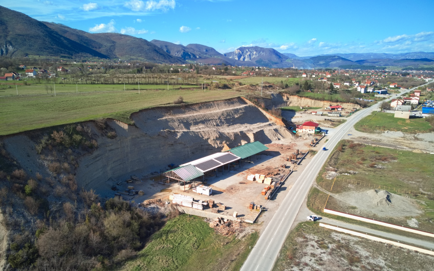 Na prodaju plac i poslovni objekat – hala (pilana) sa pratećom infrastrukturom, Berane
