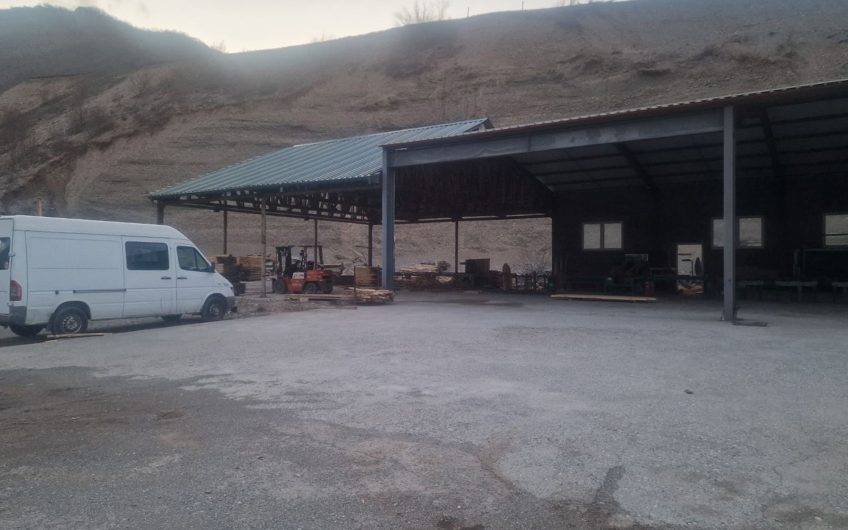 Na prodaju plac i poslovni objekat – hala (pilana) sa pratećom infrastrukturom, Berane