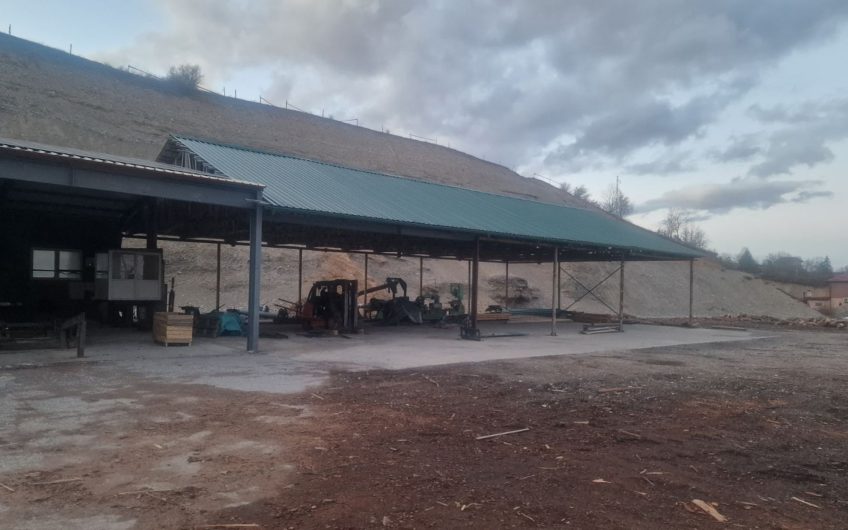 Na prodaju plac i poslovni objekat – hala (pilana) sa pratećom infrastrukturom, Berane