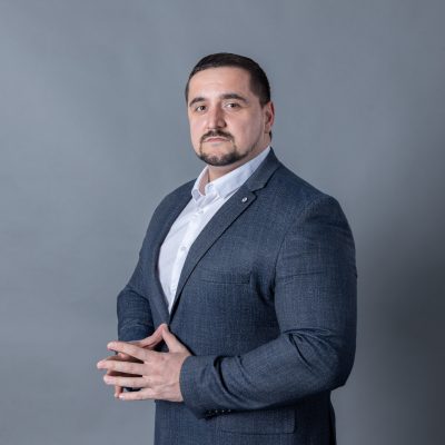 Agent: Bojan Kuburović