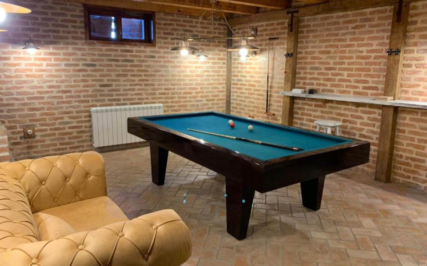 Exclusive Sale –  Mountain House 300 m², Kolasin Center